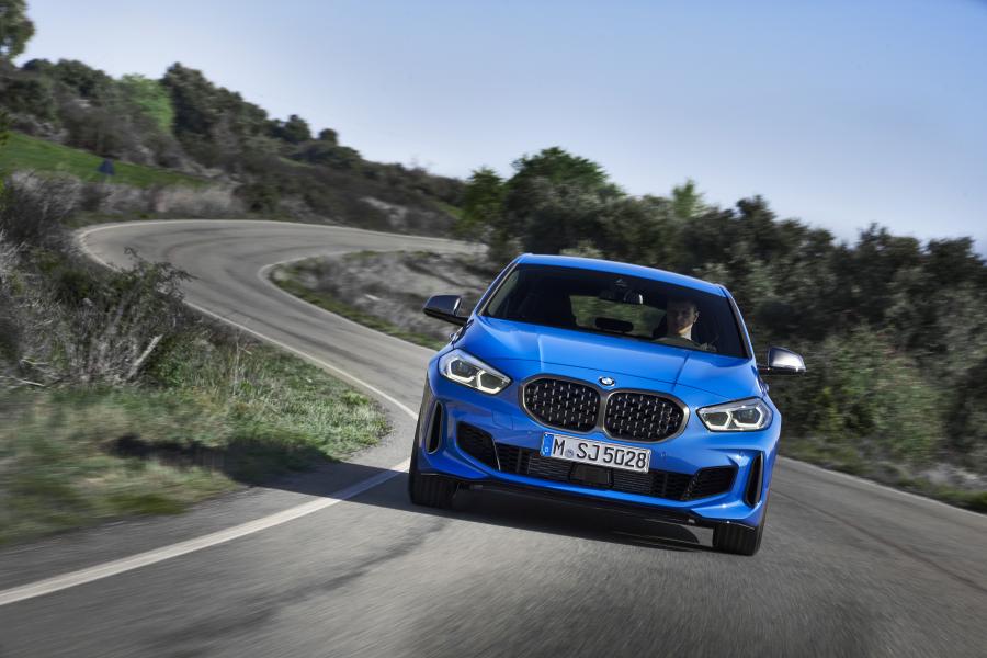  BMW M135i xDrive (F40) 2019 года  (WW) (фото 14 из 189)
